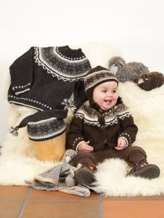 Rundstrikket cardigan, genser og luer