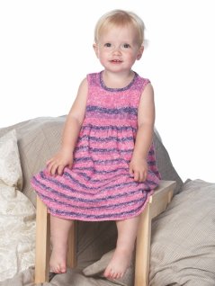 Strikket ermeløs kjole