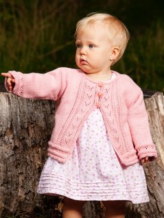 Blondestrikket genser og cardigan