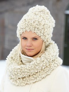 Polo med lue og skjerf