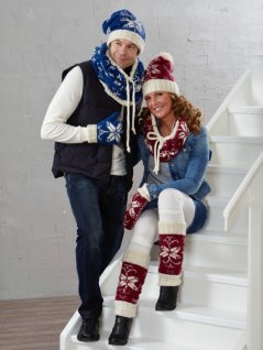 Mønstret strikket lue, votter, gamasjer og løs krage