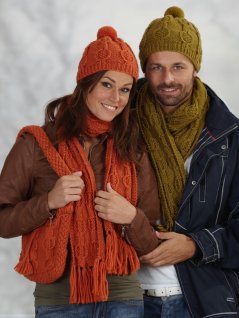 Strikket lue, skjerf, veske og tehette