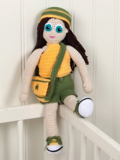 Heklet singlet, shorts, lue, veske og sko til Victoria-dukken