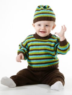 Stripete genser, bukser og lue