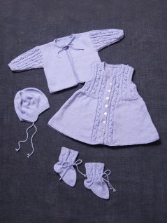 Cardigan, kjole, lue og sokker