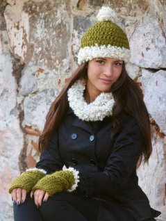 Hatt, løkke og armmansjetter