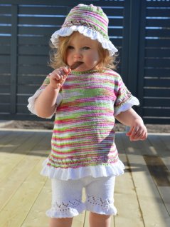 Tunika, bukser og lue