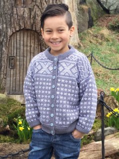 Mønstret cardigan og lue