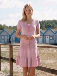 Kortermet topp og skjørt