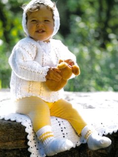 Heklet cardigan, lue og teppe