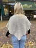 Mönsterstickad trekantsjal