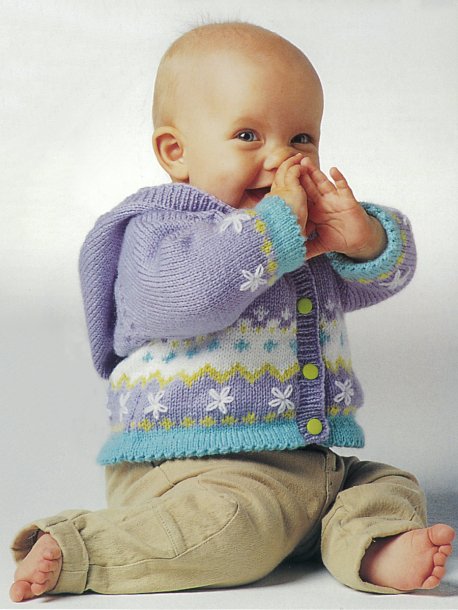 Genser med rund hals, cardigan eller hettegenser med rund hals og lue