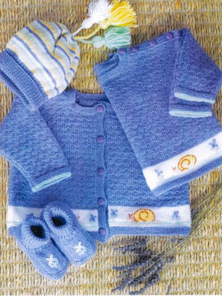 Genser og cardigan, stripete lue og sokker