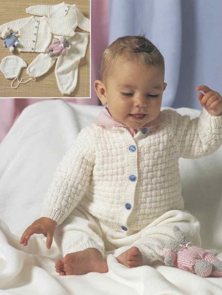 Kofta, jumper, byxa, mössa mer öronlappar och slätstickad hjälm