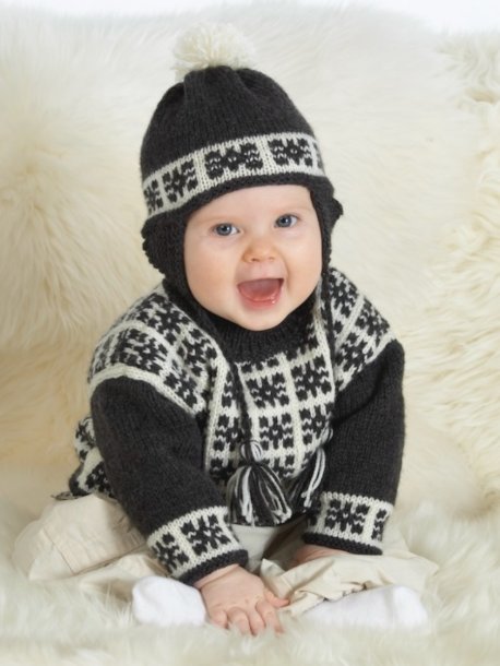 Mønstret genser, cardigan og lue