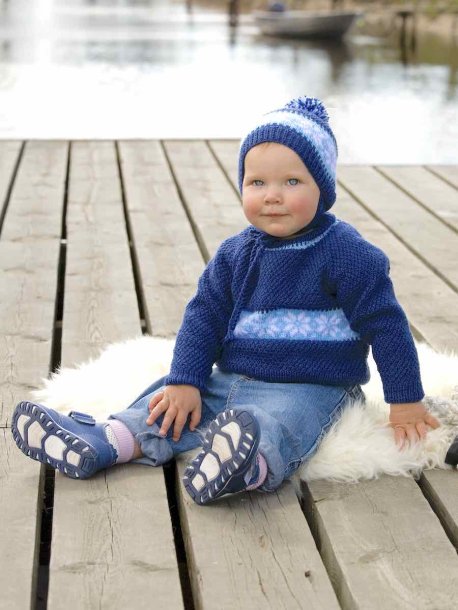 Genser og lue med mønstret kant