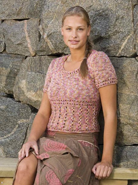 Blondestrikket kortermet genser