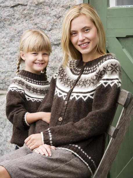 Sirkelstrikket cardigan og genser