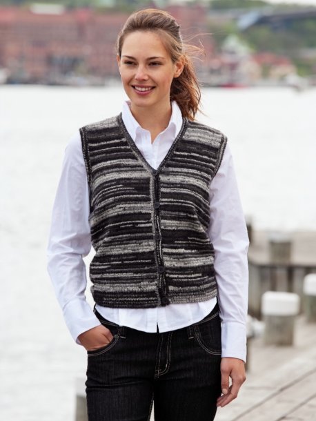 Ensfarget strikket slipover og vest