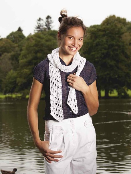 Spetsstickad sjal och hålstickad halsduk