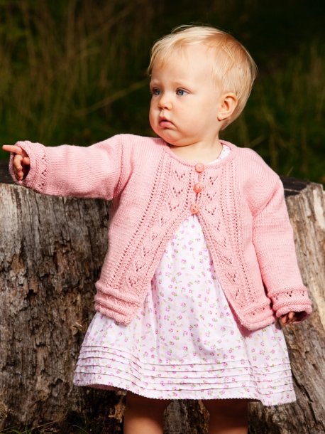 Blondestrikket genser og cardigan