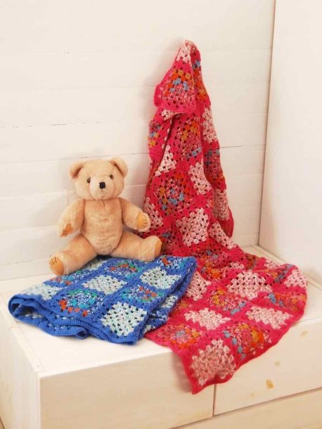 Virkad filt i mormorsrutor