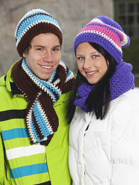 Virkad mössa, halsduk och halsdukspolo