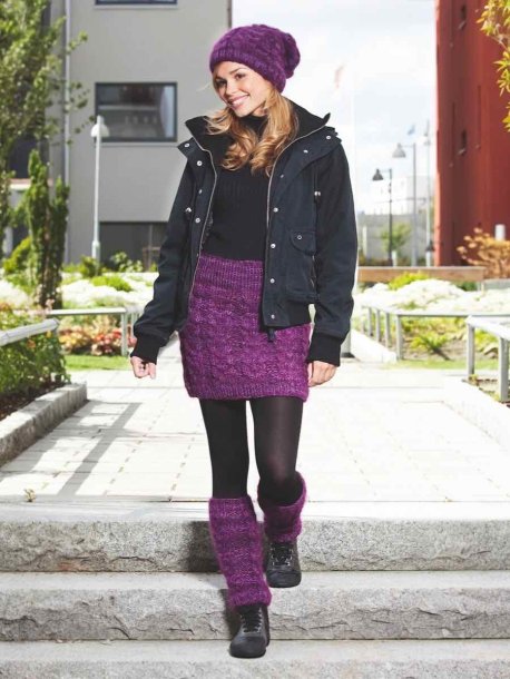 Kjol, mössa och benvärmare