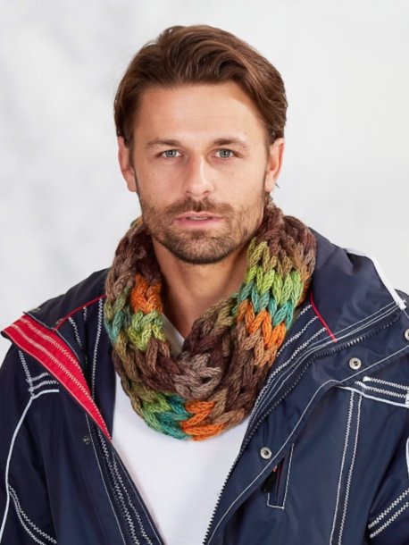 Blondestrikket bærestykkegenser, cardigan og lue