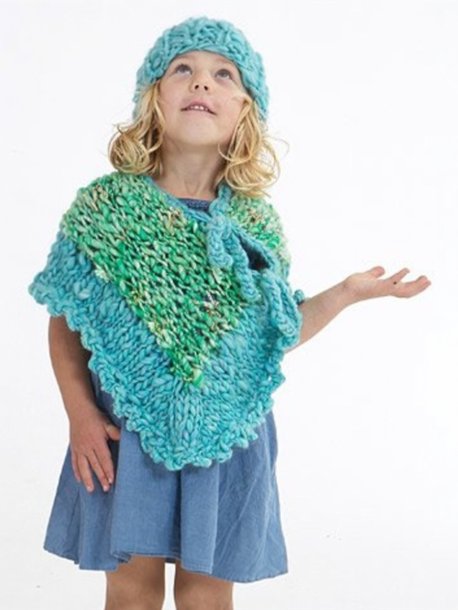 Strikket poncho og lue