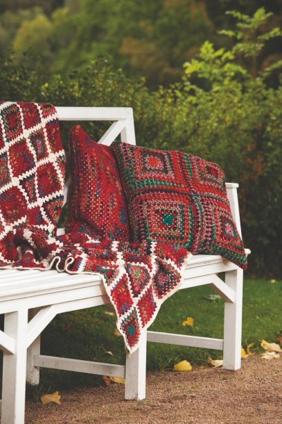 Heklet pledd og puter i bestemorruter