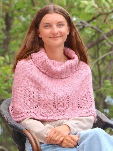 Poncho med blondekant