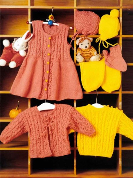 Genser, cardigan, lue, bukser, vest og sokker